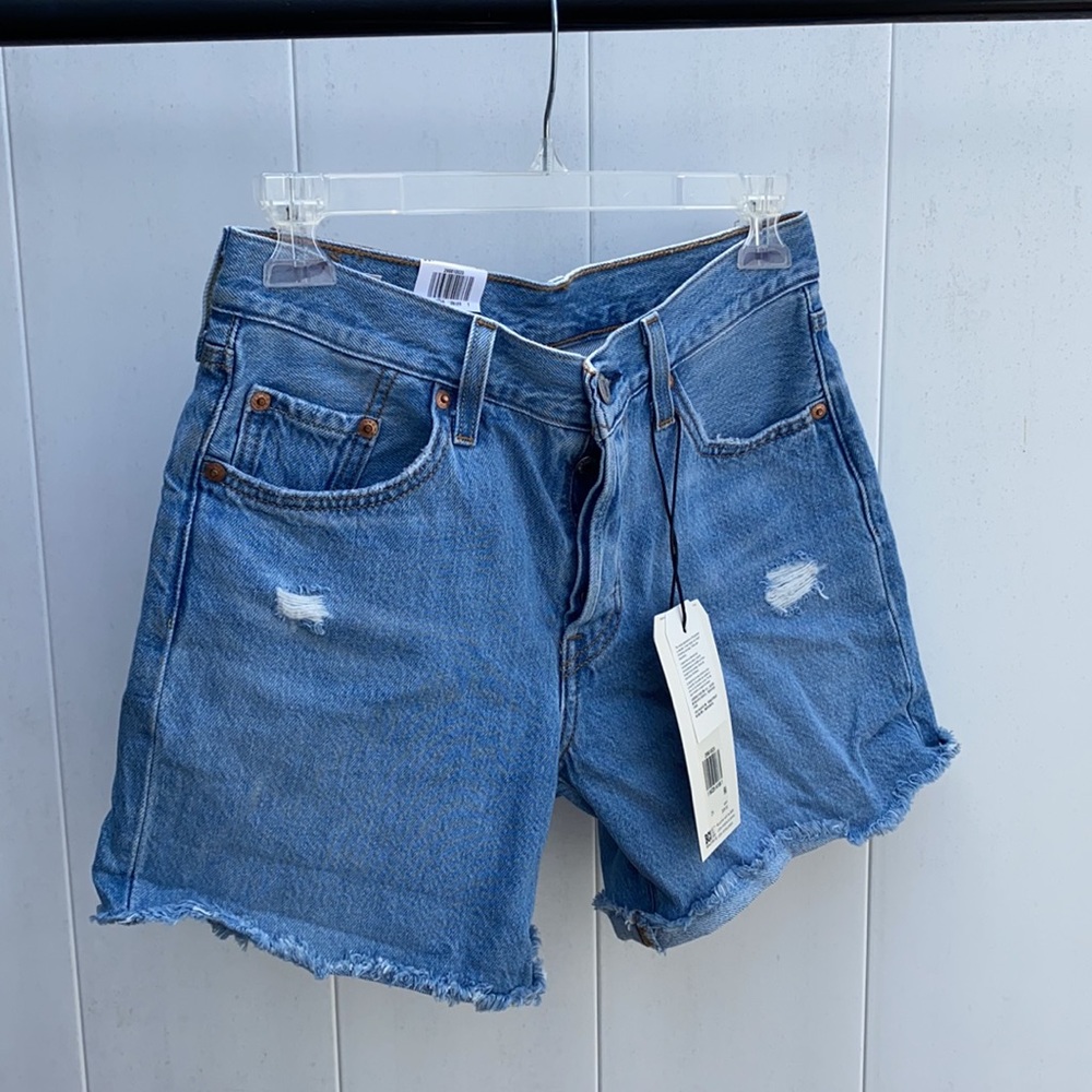 Brand new Levi’s mid rise shorts